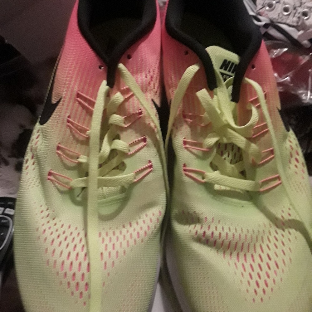 Gym shoes